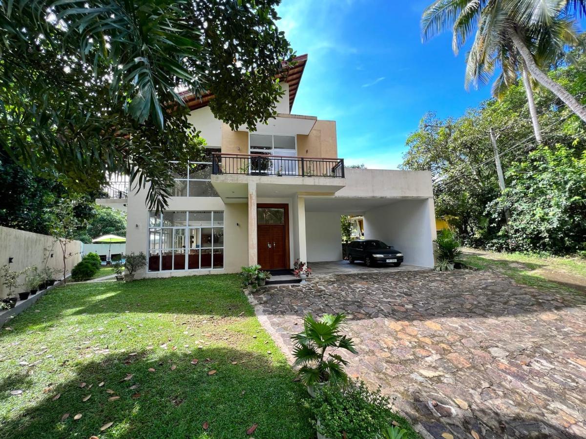 Villa Siri Tropical Retreat Hikkaduwa Esterno foto